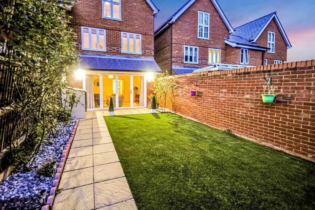 Entire House Sleeps 8 Near The River Thamesメイデンヘッド エクステリア 写真