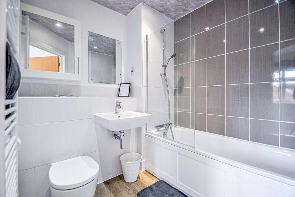 Entire House Sleeps 8 Near The River Thamesメイデンヘッド エクステリア 写真